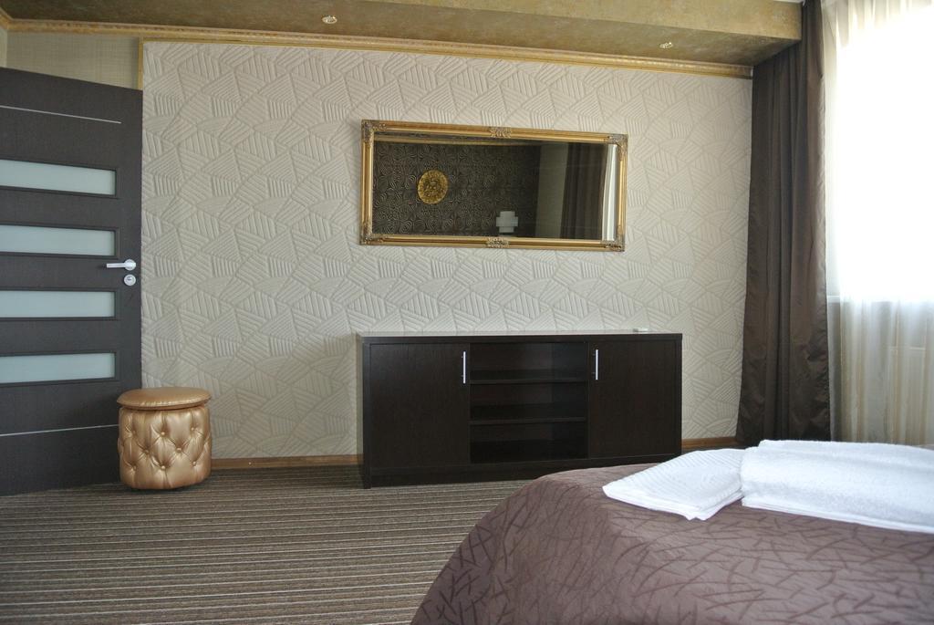 Panoramic View Apartment Poznyaky Киев Екстериор снимка